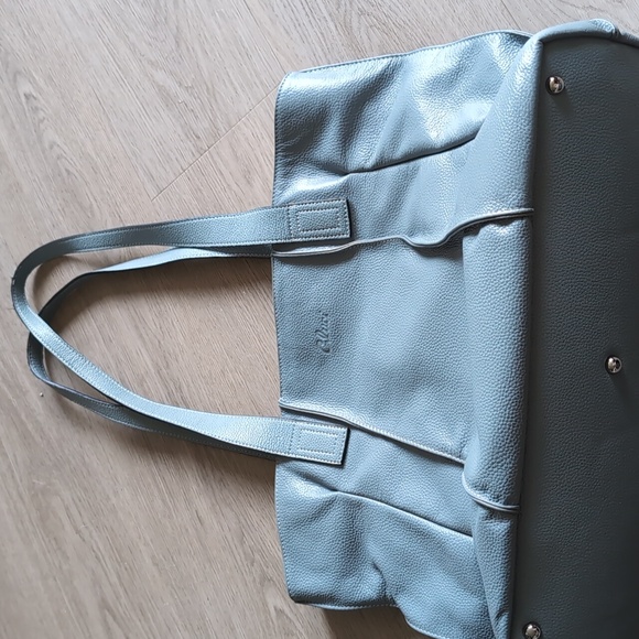 A1 condition tote - Picture 3 of 4